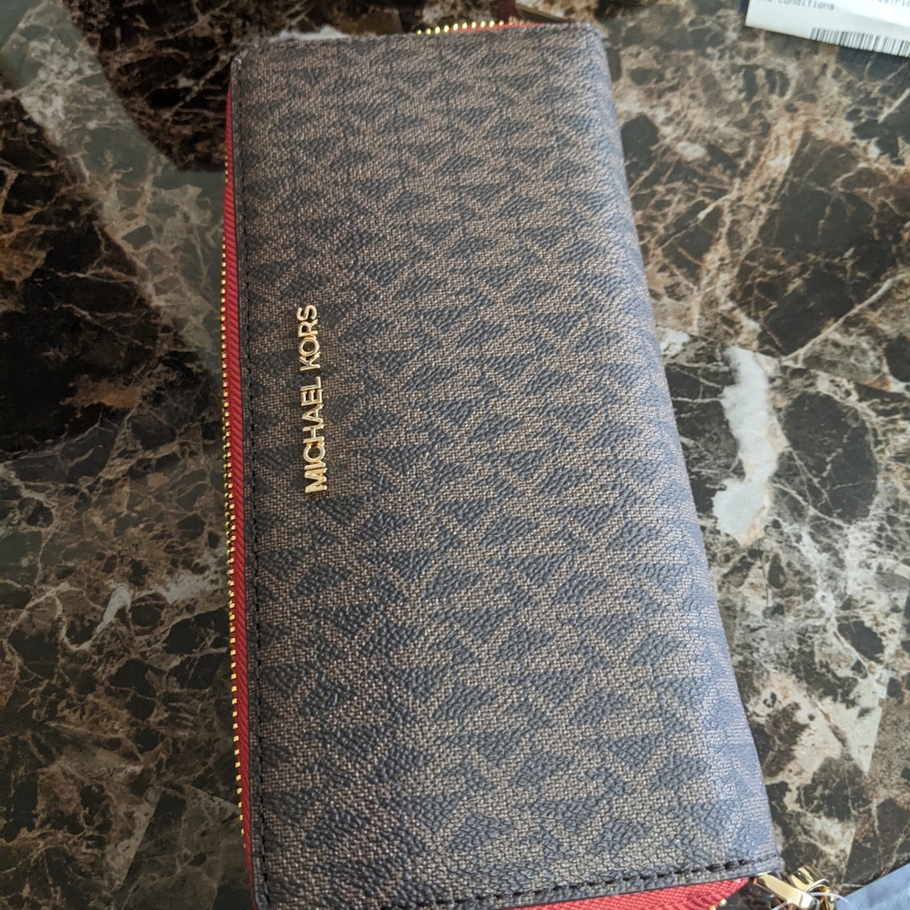 Michael kors wallet